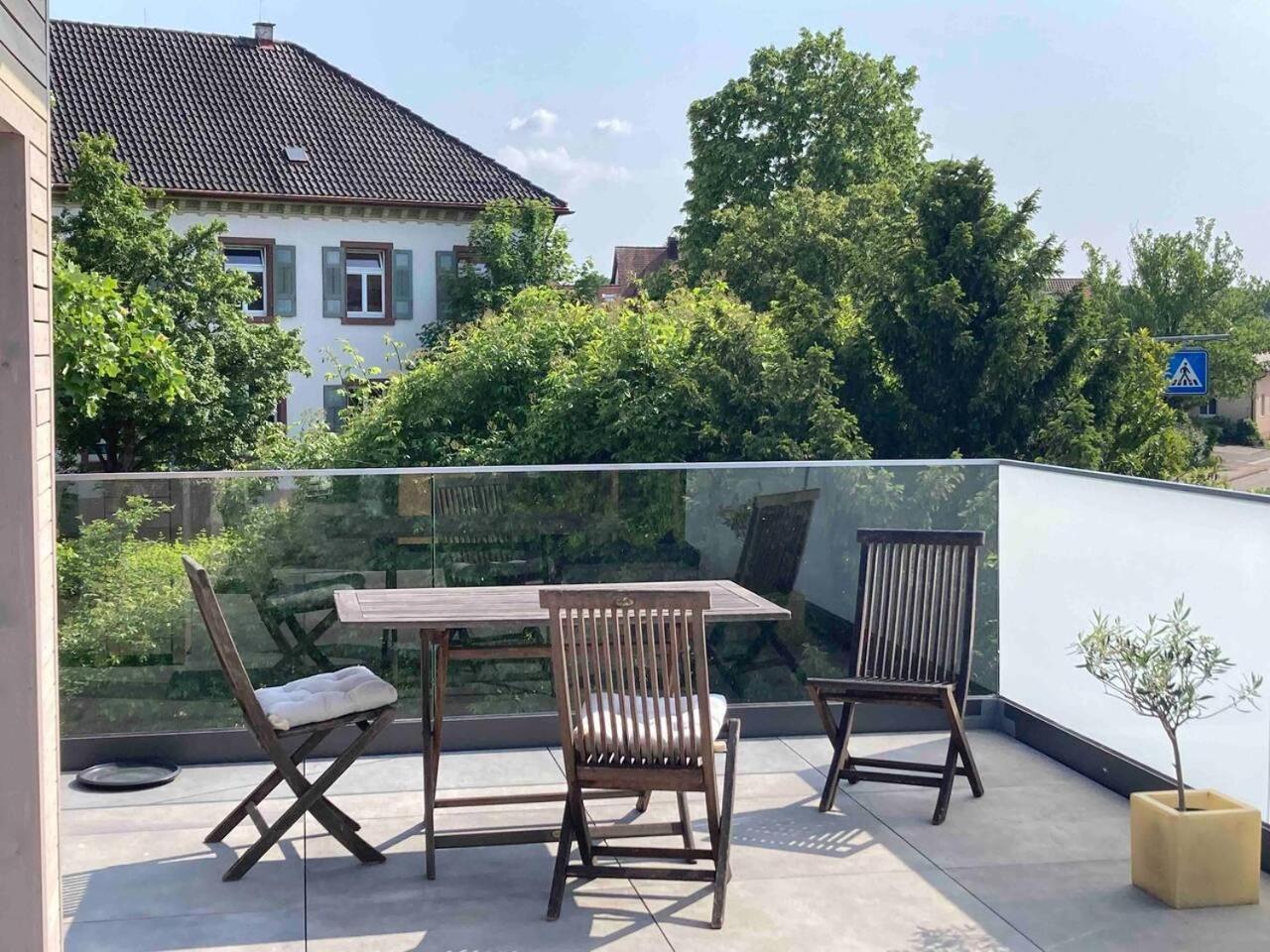 Neues Penthouse-Loft Mit Konuskarte Fuer Gratis Oepnv Apartment Ehrenkirchen Exterior photo